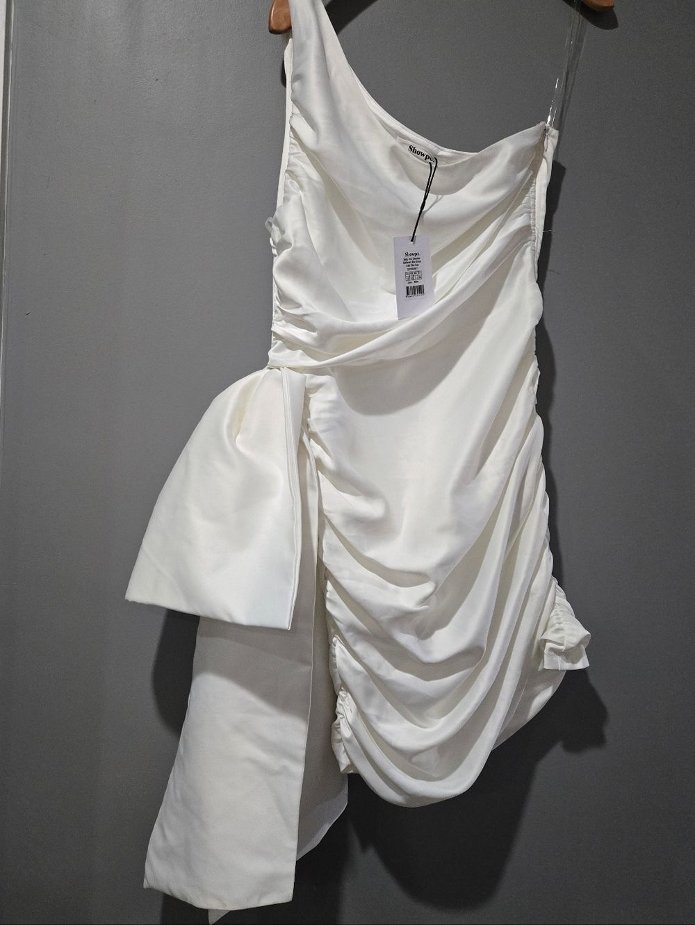 Showpo Betty One Shoulder Mini Dress White Side Bow Ruched NWT Size 6 Bridal - Picture 3 of 11